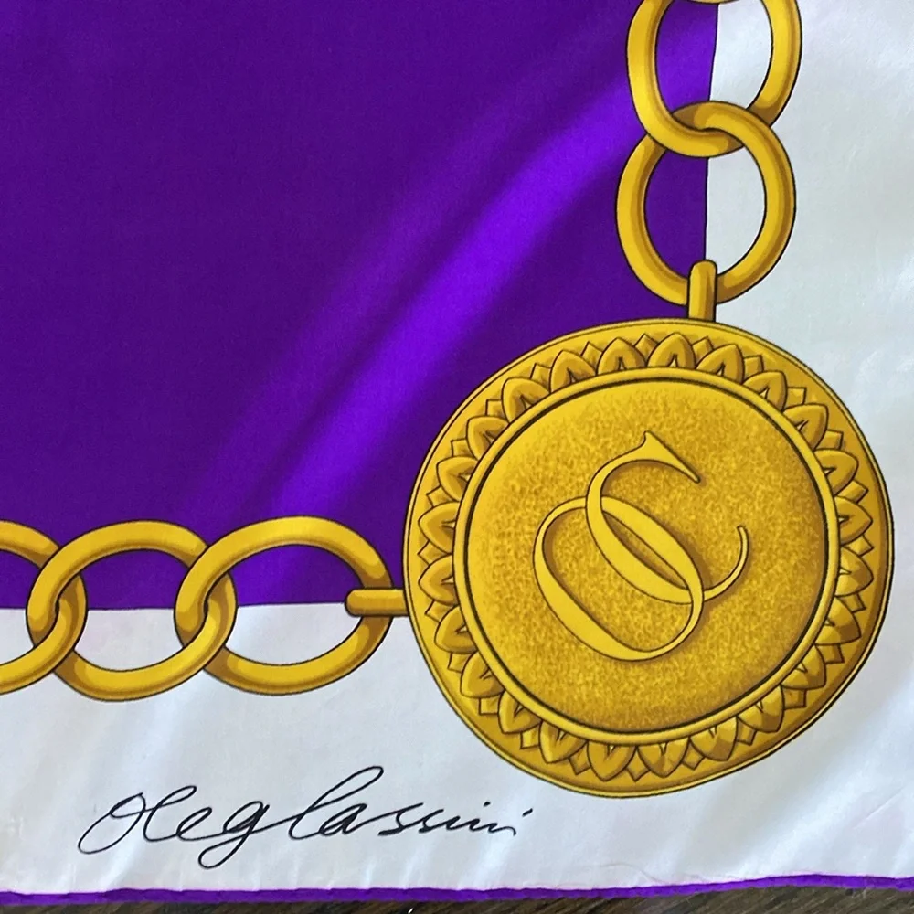 Oleg Cassini Vintage 100% Silk Italy Gold Chain Link Square Scarf. 27”